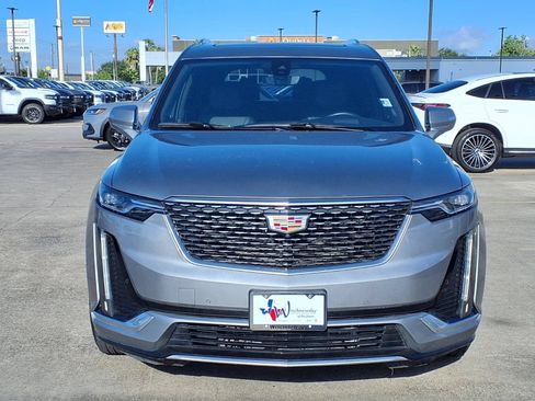 Used 2025 Cadillac XT6 Premium Luxury w/ Technology Package FWD image 2