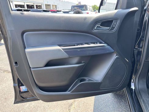 Used 2020 Chevrolet Colorado Z71 w/ Z71 Midnight Edition AWD/4WD image 10