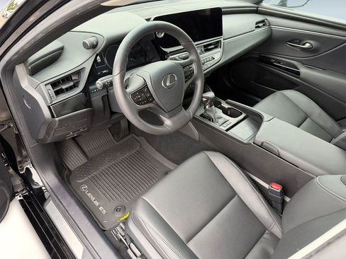 Used 2024 Lexus ES 300h w/ Premium Package FWD image 4