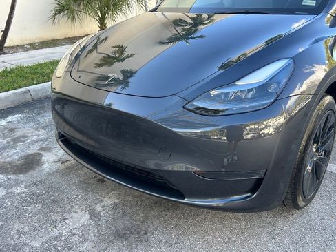 Used 2025 Tesla Model Y Long Range image 18