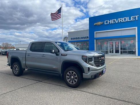 Used 2024 GMC Sierra 1500 AT4 w/ Technology Package AWD/4WD image 8