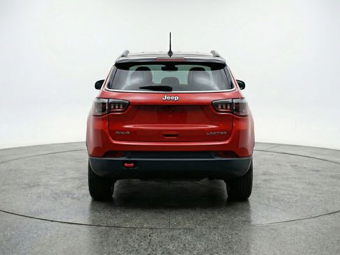 Used 2025 Jeep Compass Trailhawk AWD/4WD image 7