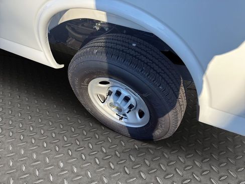 New 2025 Chevrolet Express 2500 Extended w/ Driver Convenience Package image 20