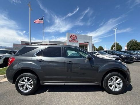 Used 2017 Chevrolet Equinox LT w/ Convenience Package AWD/4WD image 3