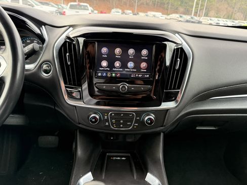 Used 2023 Chevrolet Traverse LT image 20