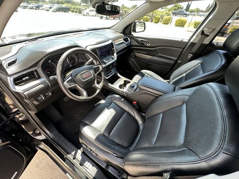 Used 2023 GMC Acadia SLE w/ Driver Convenience Package image 13