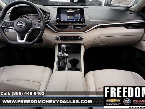 Used 2025 Nissan Altima 2.5 SV image 7