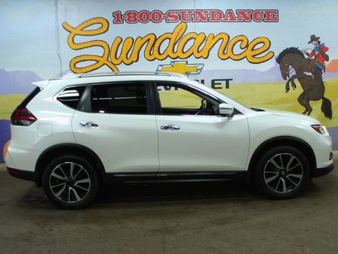 Used 2019 Nissan Rogue SL image 1
