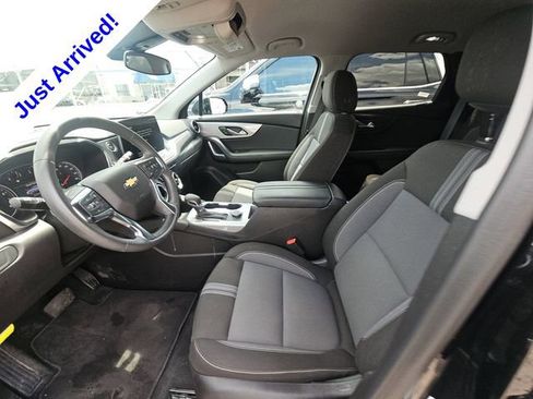 Used 2025 Chevrolet Blazer LT FWD image 5