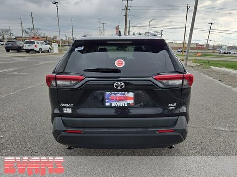 Used 2019 Toyota RAV4 XLE Premium w/ Cold Weather Package image 31