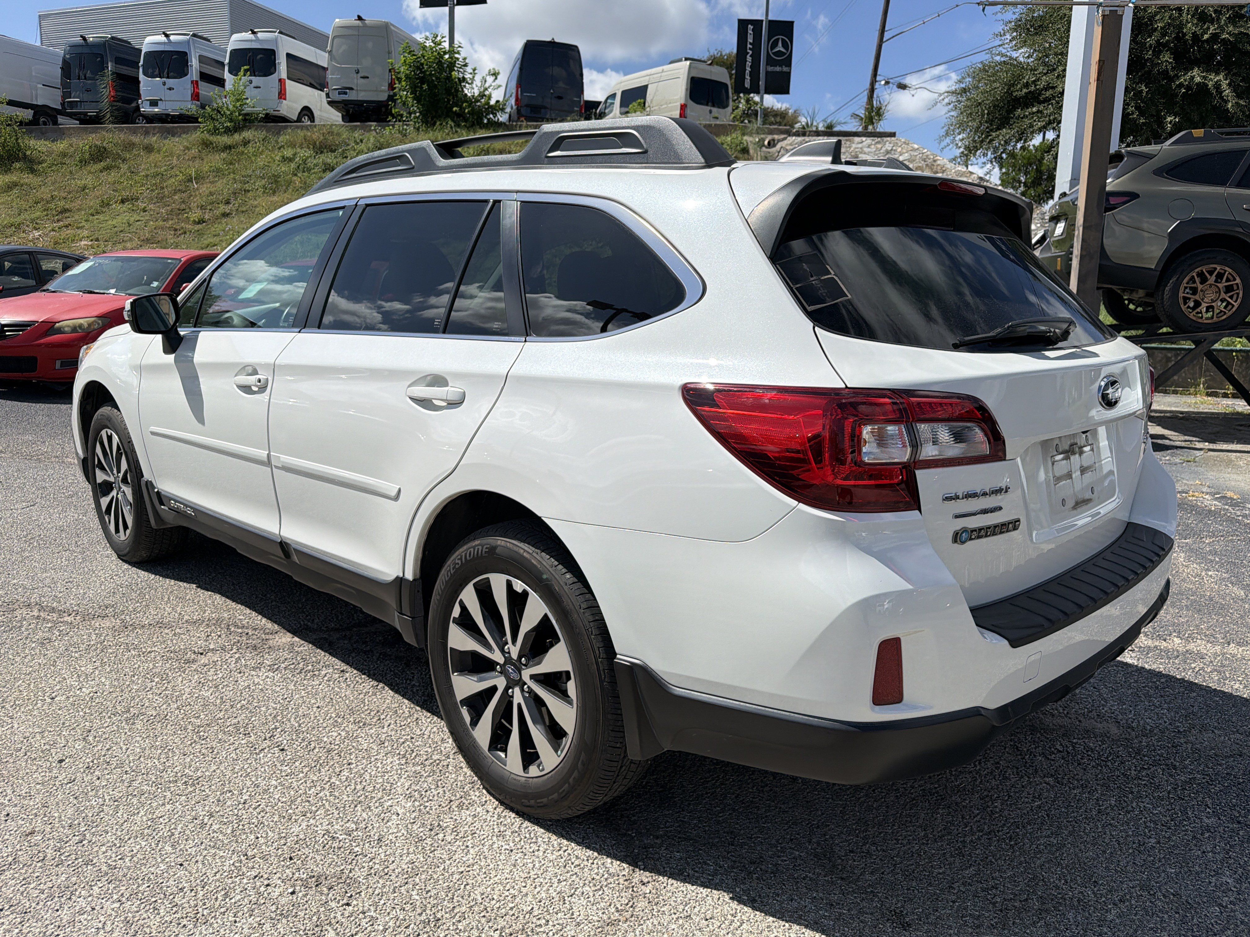 Used 2017 Subaru Outback 2.5i Limited AWD/4WD image 5