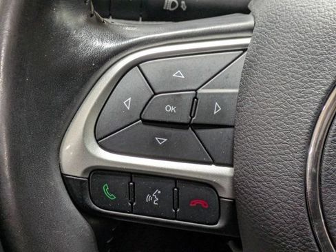 Used 2020 Jeep Compass Latitude FWD image 25