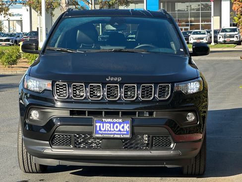 New 2026 Jeep Compass Latitude image 9