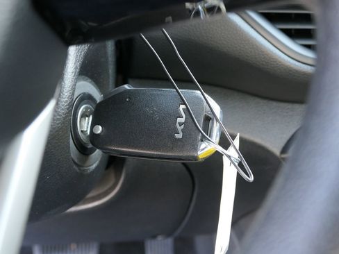 Used 2023 Kia Forte LXS w/ LXS Technology Package image 17