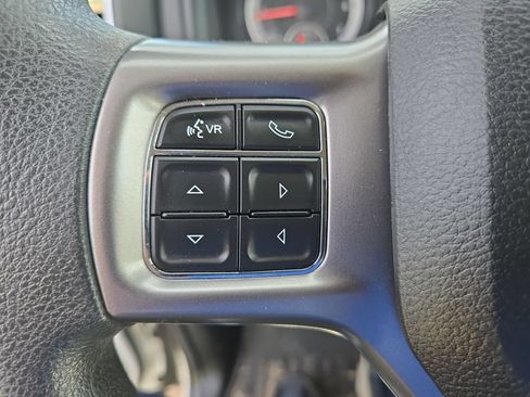Used 2022 RAM 1500 Classic SLT AWD/4WD image 31