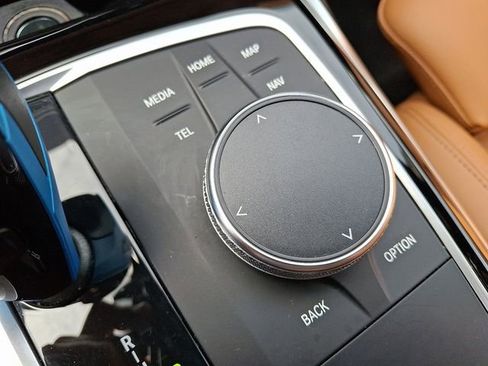 Used 2022 BMW i4 eDrive40 image 16