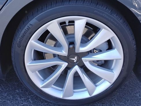 Used 2018 Tesla Model 3 Long Range image 11