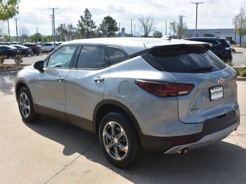 Used 2025 Chevrolet Blazer LT FWD image 8