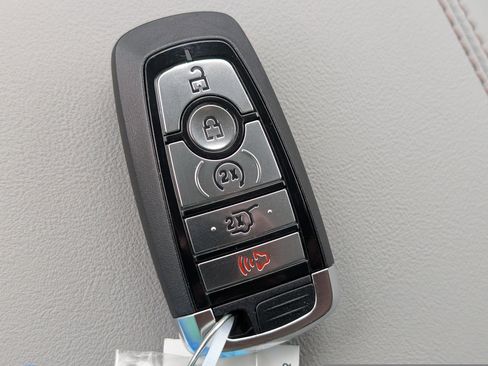 New 2026 Ford Explorer Active w/ Active Comfort Package image 32