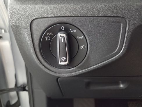 Used 2018 Volkswagen Atlas SE FWD image 19