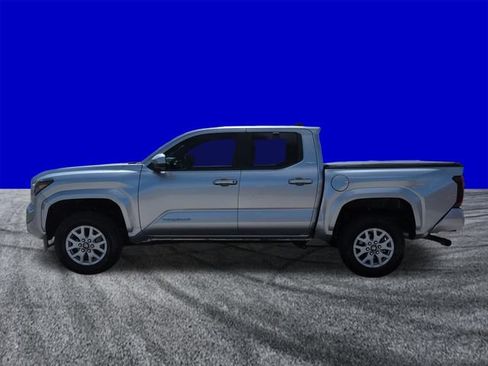 Used 2024 Toyota Tacoma SR5 AWD/4WD image 7