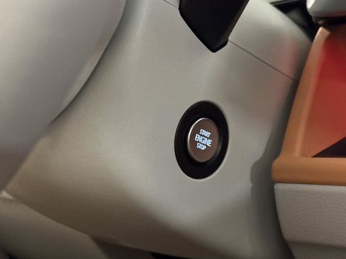 New 2025 Volkswagen ID. Buzz 1st Edition image 22