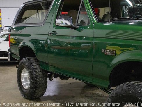 Used 1996 Ford Bronco XLT image 24