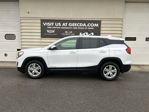 Used 2021 GMC Terrain SLE image 7