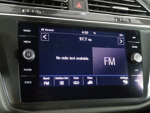 Used 2019 Volkswagen Tiguan SE image 32