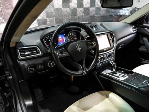 Used 2016 Maserati Ghibli image 3