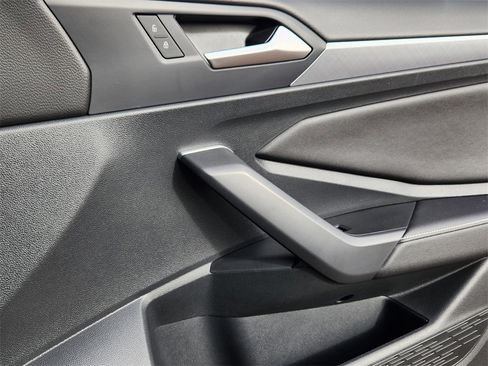 Used 2024 Volkswagen Jetta SE image 21