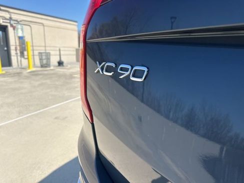 Certified 2023 Volvo XC90 B6 Plus image 39