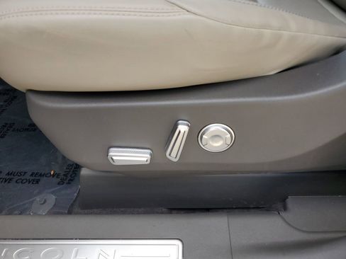 Certified 2024 Lincoln Nautilus Premier image 14