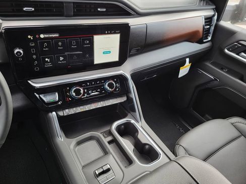 New 2026 GMC Sierra 2500 Denali w/ Denali Reserve Package image 10