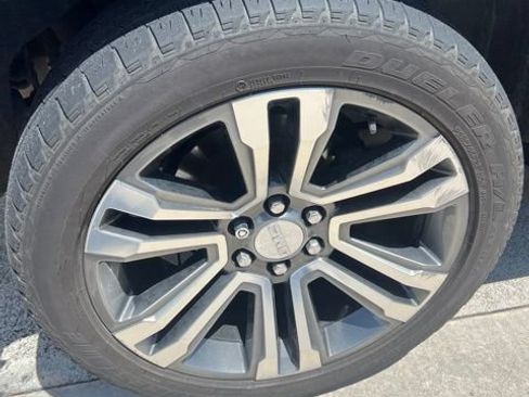 Used 2019 GMC Yukon Denali w/ Denali Ultimate Package AWD/4WD image 12
