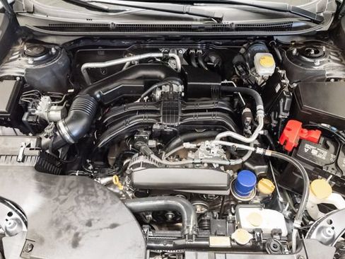 Used 2025 Subaru Outback Premium AWD/4WD image 3