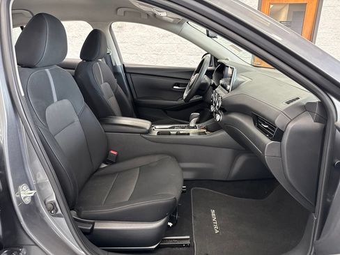 Used 2025 Nissan Sentra SV FWD image 44