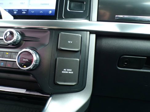 Used 2022 Ford F150 Lariat w/ Equipment Group 502A High image 23