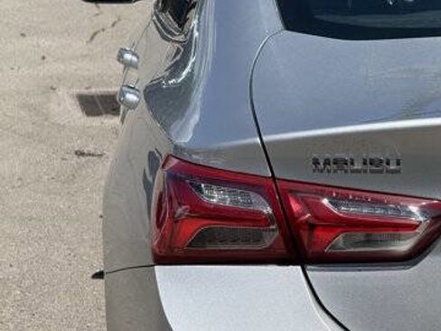 Used 2020 Chevrolet Malibu LT FWD image 21