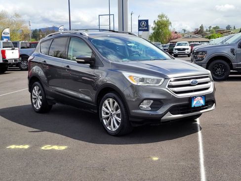 Used 2017 Ford Escape Titanium w/ Equipment Group 301A AWD/4WD image 3