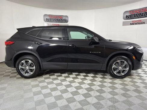 Used 2023 Chevrolet Blazer LT image 2