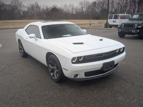 Used 2018 Dodge Challenger SXT Plus image 7