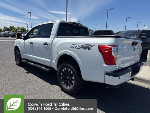 Used 2018 Nissan Titan PRO-4X AWD/4WD image 8