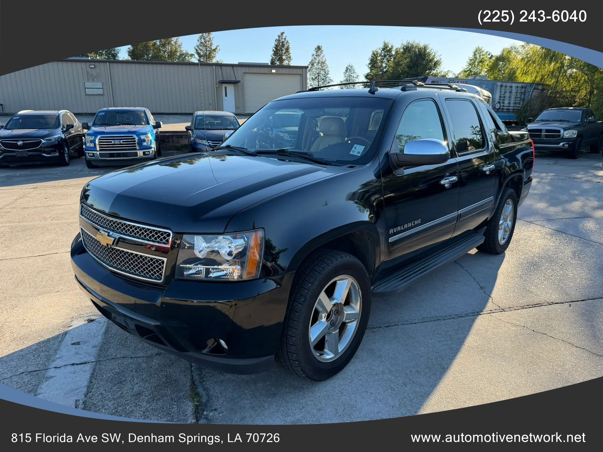 Used 2013 Chevrolet Avalanche LTZ RWD image 1