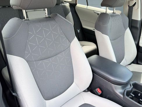 Used 2024 Toyota RAV4 XLE w/ Convenience Package image 24