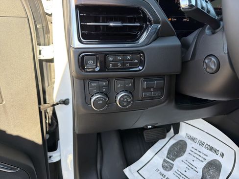 New 2026 GMC Yukon Denali w/ Denali Reserve Package AWD/4WD image 19