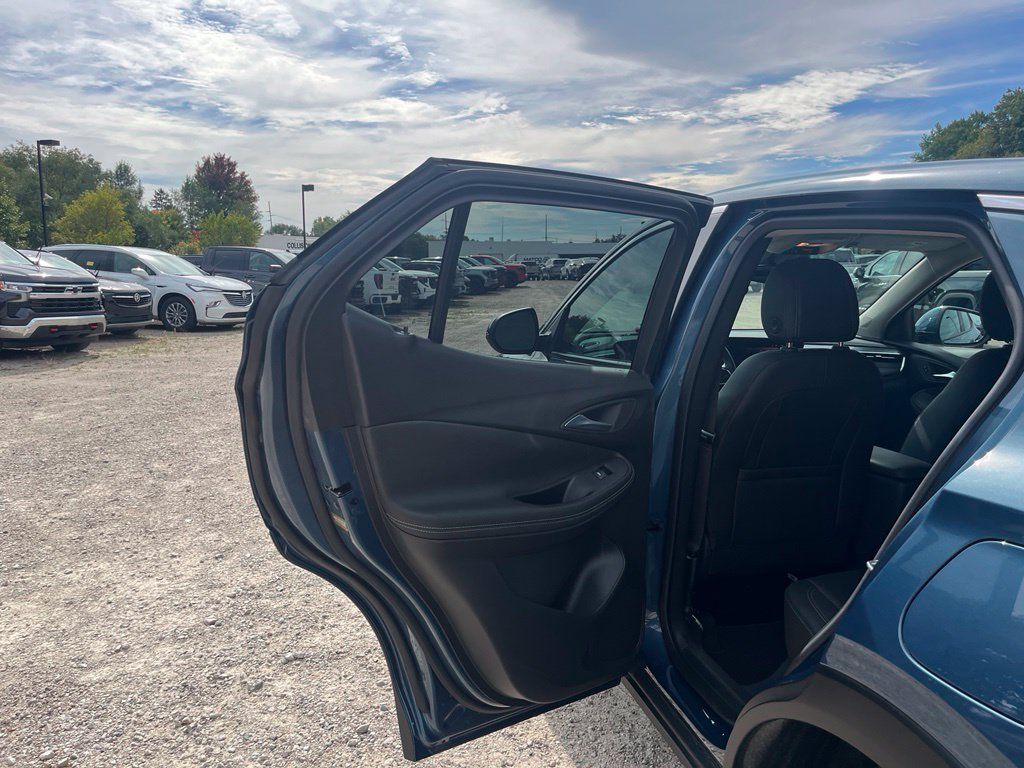 Used 2024 Buick Encore GX Preferred FWD image 28
