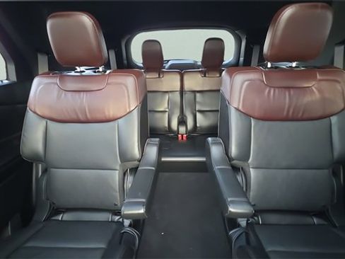 Used 2023 Ford Explorer Platinum w/ Technology Package image 25