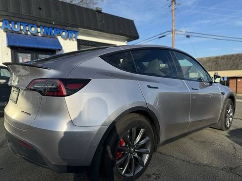 Used 2021 Tesla Model Y Long Range AWD/4WD image 4