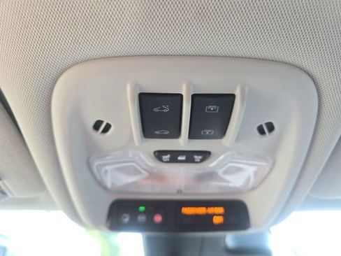 Used 2022 Chevrolet Bolt EUV Premier w/ Sun & Sound Package image 24